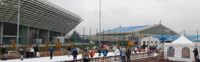 KLIZALIŠTE NA LAGATORU: Raspust na klizaljkama i ove zime u Loznici (FOTO)