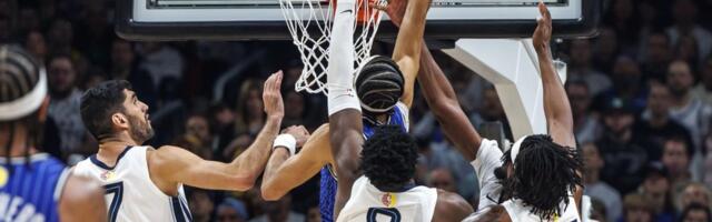 OVAKVO NADREALNO ZAKUCAVANJE JOŠ NISTE VIDELI! Poleteo, a oko njega četiri protivnička košarkaša! Brutalno ih je ponizio