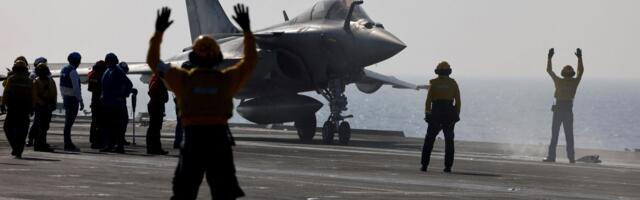 KOMIČNO Francuski oficir otkrio lokaciju nosača aviona: Trening na palubi uz uključenu aplikaciju