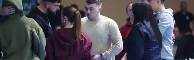 Sve je spremno za humanitarni boks meč u Smederevskoj Palanci: U ringu tiktokeri, a svi gledaju u njih dve (FOTO/VIDEO)