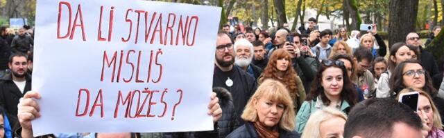 "(Ne)bojte se, i dalje smo tu": Studenti i građani krenuli u protestnu šetnju, iz Pionirskog parka čuje se glasna muzika