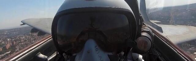 ZAGRMEĆE NEBO IZNAD BEOGRADA: Od danas prelet vojnih aviona povodom svečane promocije najmlađih oficira