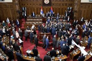 Инцидент у Скупштини, кошкање посланика опозиције и владајуће коалиције