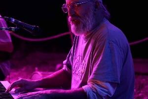 Преминуо музичар Вељко Пауновић, популарни Папа Ник