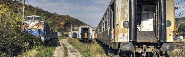Zaspao na šinama i NIJE ČUO voz! Prolaznici nisu mogli da veruju šta se dešava (VIDEO)