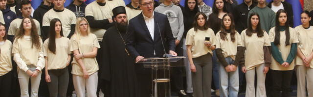 Vučić dočekao učenike iz Vukovara: Koreni su najvažniji oslonac