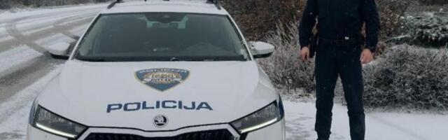 "A GDE OVAJ GOSPODIN ZAUSTAVLJA?" Hrvatice u transu zbog zgodnog policajca, pazite šta pišu - "MOLIM TE, KAZNI ME"