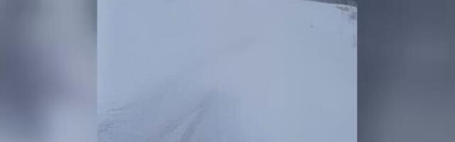 Sneg zavejao u ovim delovima Srbije: "Putevi Srbije" izdalo upozorenje za vozače, ovo su kritične deonice!