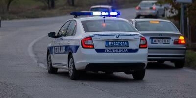 DRAMA U NS: Oteo auto uz pretnju pištoljem, pa dao gas (VIDEO)