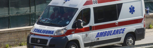 OBOREN PEŠAK NA ZRENJANINSKOM PUTU! Sa teškim povredama prevezen u Urgentni centar!