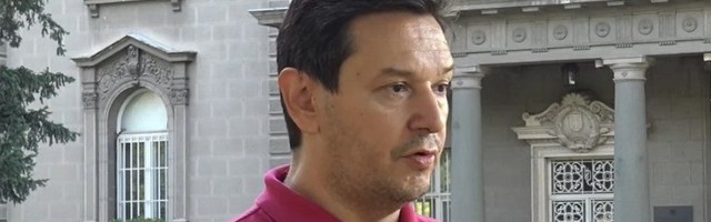 "Politički mrtva Merkel se vratila na mesto zločina"