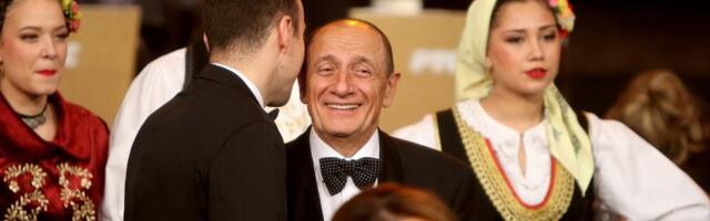 "Preživljavam": Čuveni pevač prima 28.000 mesečno, kolegama udario zabranu