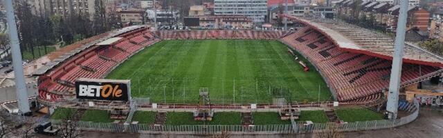 (VIDEO) Hit na mrežama! Zeničanin u šali ponudio balkon za utakmicu decenije, pa dobio neverovatne poruke