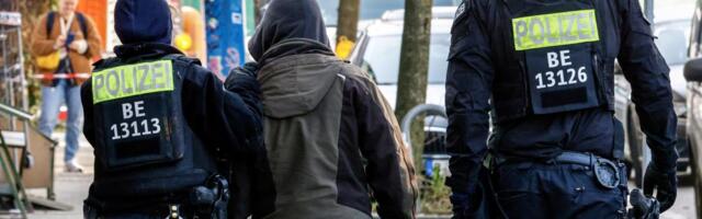 "MORAM DA UBIJAM!" Jezive reči Hrvata (16) koji je nožem izbo dve devojčice u školi! Napisao poruku od 19 stranica pre zločina