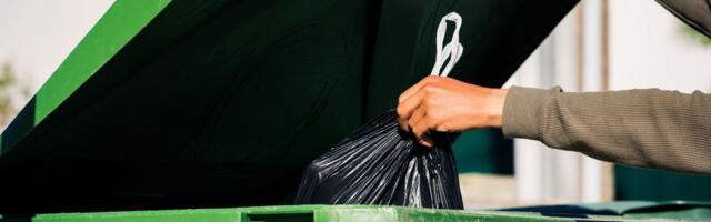 Prolazio pored kontejnera i ugledao jezivu scenu: Čovek je odmah pozvao policiju, ali je bilo kasno