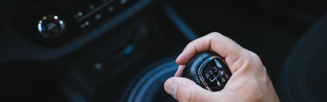 Da li se lakše održava ručni ili automatski menjač? Večna dilema koji je bolji i dalje muči vozače