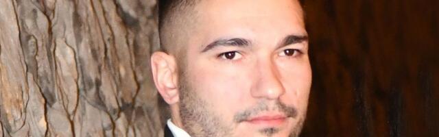 Mirko Šijan ranom zorom otišao u badnjake - Sin Goce Božinovske raširio srpsku zastavu i pokazao tri prsta: "Slava Bogu"