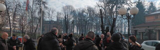 Protest podrške Glušcu u Kraljevu, odbrana sprema krivičnu prijavu protiv pripadnika policije