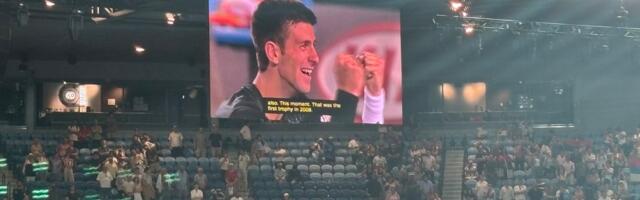 Emotivna scena u Melburnu: Organizatori pustili Novaku snimak sa njegovim uspesima na Australijan openu, a o njegovim rečima će se dugo pričati /FOTO/