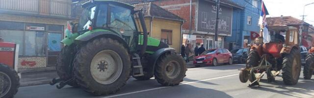 Poljoprivrednici najavili nastavak blokade Ibarske magistrale dok Vlada Srbije ne ispuni njihove zahteve