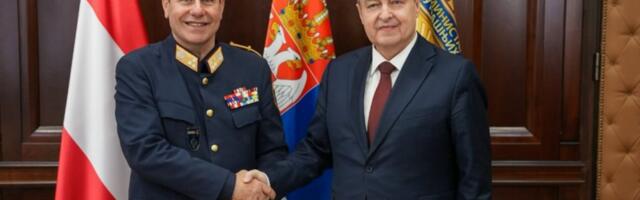 Ministar Dačić čestitao direktoru austrijske policije na dodeljenom ordenu