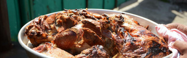 Premažite pečenje ovom tečnošću i biće mekano ko puter: Ova 2 sastojka čuda čine, mesar otkrio glavnu caku