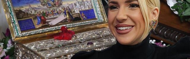 POJAS PRESVETE BOGORODICE DOČEKALA I JOVANA JEREMIĆ! Voditeljka pred svetinjom: Hvala ti što si čula moj glas! (FOTO)