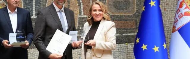 Priznanje Gradu Kragujevcu povodom Dana državnih službenika (FOTO)