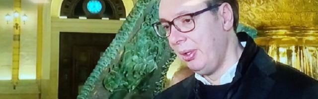 "Nabavićemo vakcine, nebitno odakle, ući ćemo u memoare"