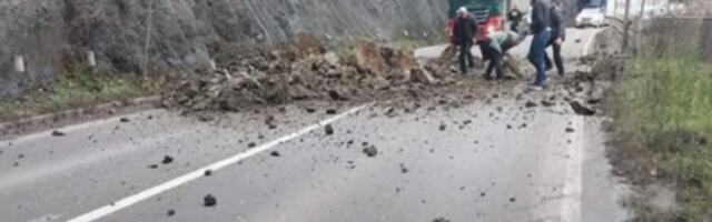 HITAN APEL NA VOZAČE! Na OVIM deonicama velika opasnost od odrona!