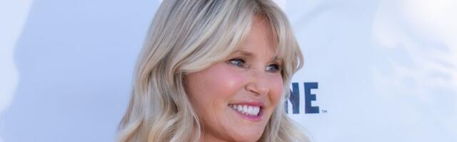 Gazi 8. deceniju, a nova fotka u bikiniju je usijala mreže: Život je nije mazio, muž je varao sa tinejdžerkom