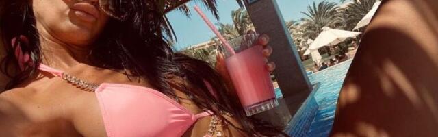 SNIŽENJE! SLAĐA PORŠELINA DALA POPUST NA SVOJE INTIMNE SLIKE: Isplivao cenovnik