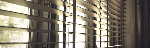 Kako očistiti PVC venecijanere? Bukvalno će se cakliti, uz ova dva trika skinućete svu prljavštinu