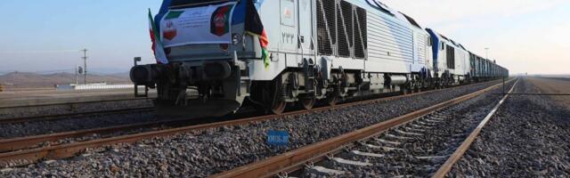 ZNAK DA ĆE IZRAEL NAPASTI MOSTOVE PRE ISTEKA TRAMPOVOG ULTIMATUMA? IDF Irancima poručio da danas ne putuju vozom niti budu blizu pruga "Ugrozićete svoje živote"