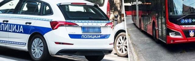 Drama u Beogradu: Prišao mladiću u autobusu i krvnički ga ubadao u stomak
