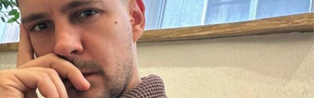 Sin Miloša Bikovića ukrao svu pažnju u Crnoj Gori: Bosonog uživao kraj fontane, jedan detalj raznežio sve