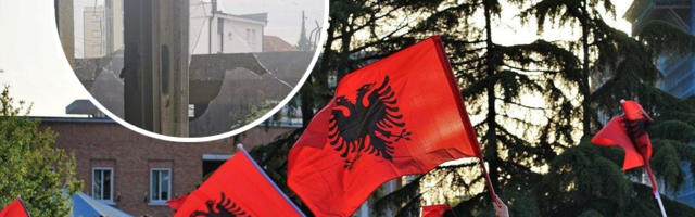 Nastavljen teror protiv Srba na Kosovu! Ponovo kamenovana kuća Rumene Ljubić u centru Peći
