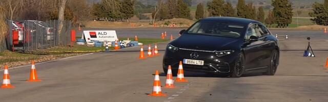 Mercedes-Benz EQS slabiji od S klase u testu izbegavanja prepreke na putu (VIDEO)