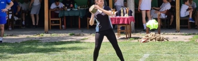 NEMA TOG SPORTA KAO ŠTO JE "KAMENA S RAMENA"! Održana Grmečijada u Žitištu (FOTO/VIDEO)