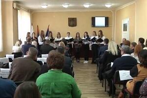 Међународни дан матерњег језика – Србија чува језичку шароликост, ћирилица се ипак све мање користи