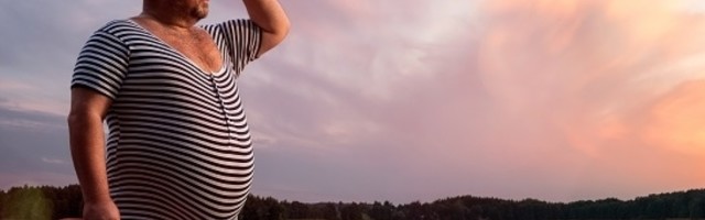 Ulazi čovek u more...