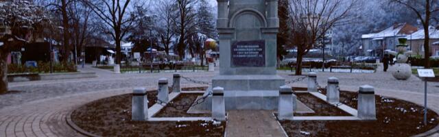 Završena obnova spomenika oslobodiocima Kuršumlije u parku „Toplički ustanak“