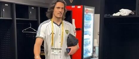 Kraj jedne fantastične karijere: Kavani okačio kopačke o klin