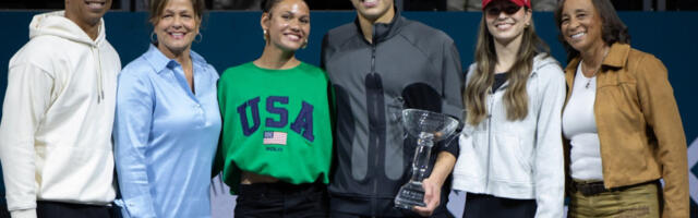 Fuuuuj... Ben Šelton poljubio devojku, ona potezom zgrozila svet (VIDEO/FOTO)