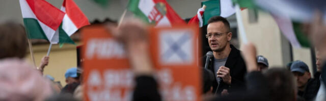 Сијарто подсетио Зеленског на наступ у којем је „свирао клавир без руку“ (видео)