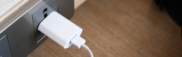 Svi pravimo veliku grešku kada punimo TELEFON - ovako uništavate BATERIJU