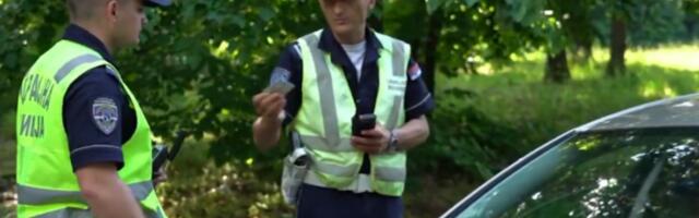 OVO SU STVARI KOJE MORATE IMATI U AUTOMOBILU! Isto pravilo važi i za Srbiju i za inostranstvo - EVO ŠTA JE NEOPHODNO RADITI U SLUČAJU SAOBRAĆAJKE!