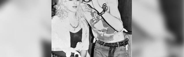 Ležala je mrtva u kadi sa lovačkim nožem u stomaku: Tragična priča o najmračnijem rok paru, presudio im heroin i život na ivici