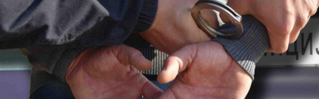 ​Задржавање мушкарцу који је таксистима стављао нож под грло