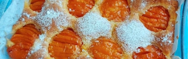 Bakina kuhinja - brzi voćni kolač